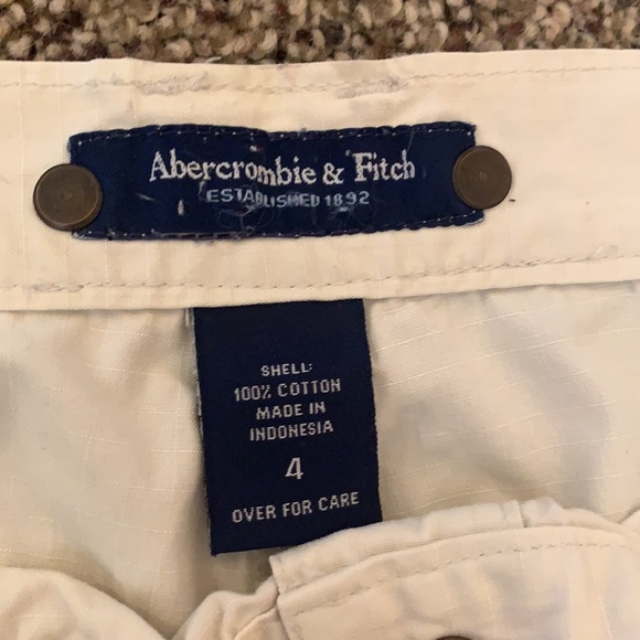 Abercrombie Khaki Skirt w/ Button Detailing.  Size 4. - Picture 2 of 3